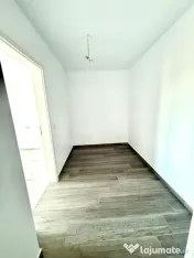 Apartament cu 2 camere decomandat, etaj 10/10 - Tractorul