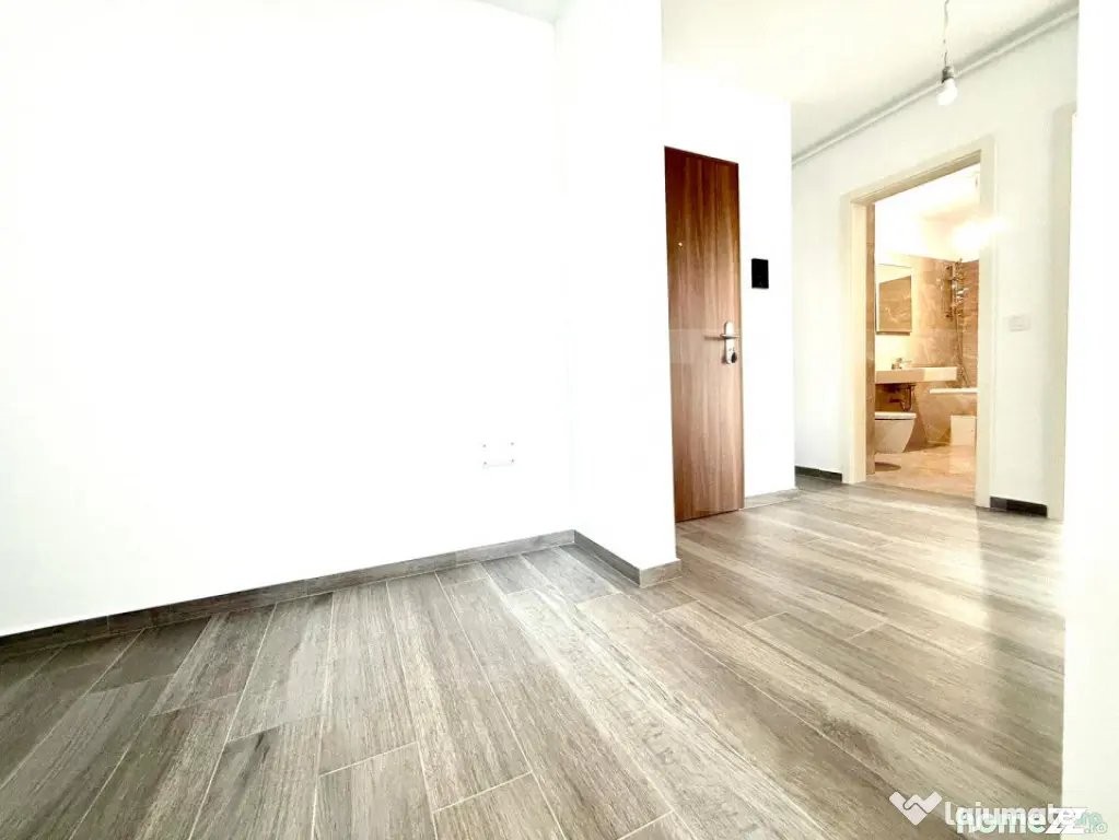 Apartament cu 2 camere decomandat, etaj 10/10 - Tractorul - Brasov (Brasov)