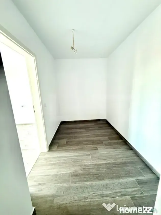 Apartament cu 2 camere decomandat, etaj 10/10 - Tractorul - Brasov (Brasov)