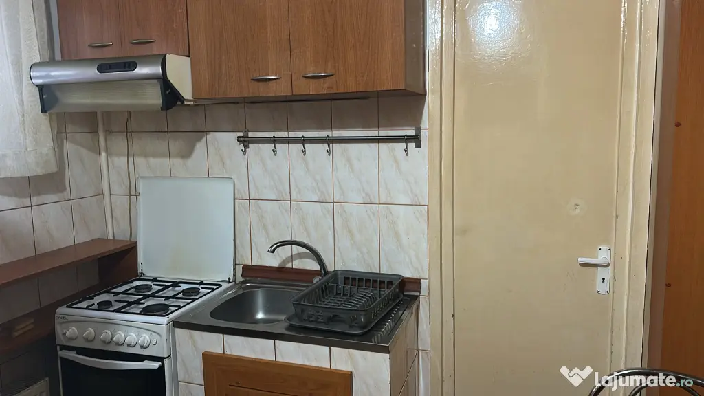 Închiriez apartament 2 camere Razboieni