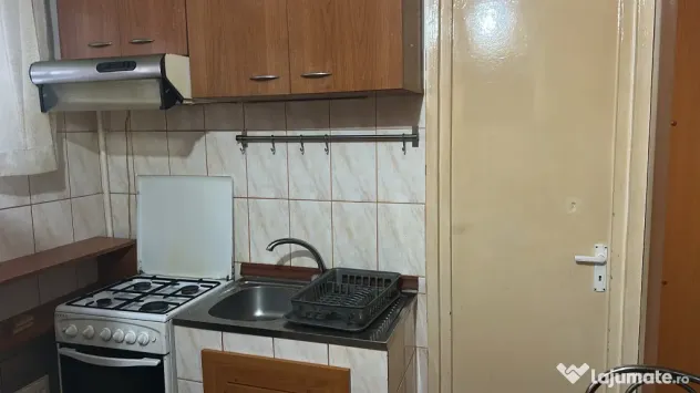 Închiriez apartament 2 camere Razboieni