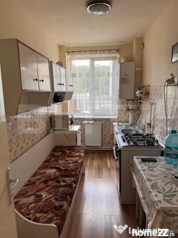 Apartament 3 camere, semidecomandat, central