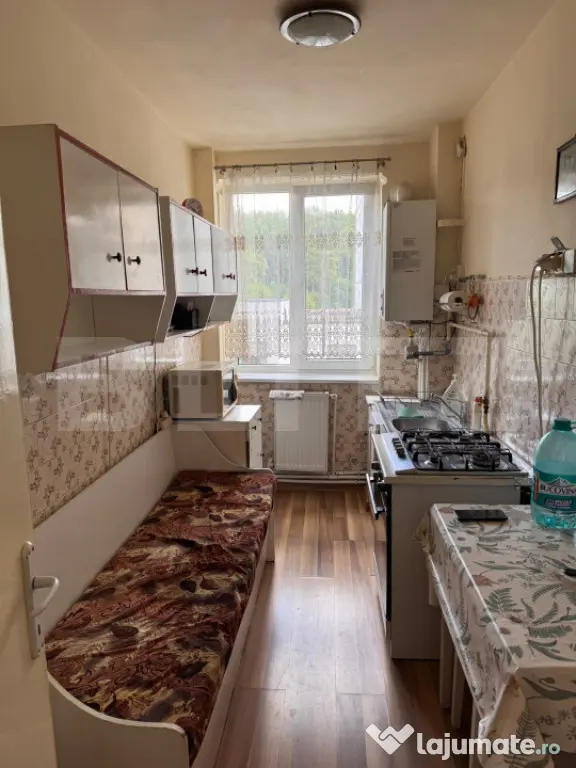 Apartament 3 camere, semidecomandat, central