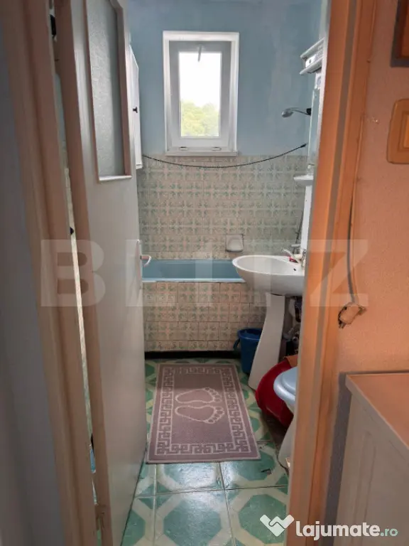Apartament 3 camere, semidecomandat, central