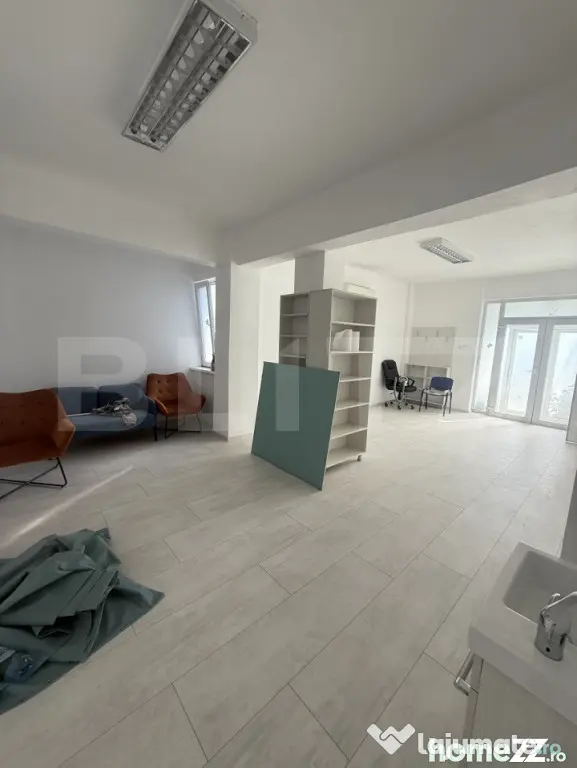 Spațiu comercial sau locuință, 49 mp, zona Centrală - Vo - Voinesti (Dambovita)