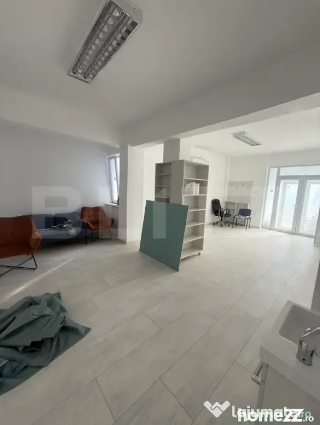 Spațiu comercial sau locuință, 49 mp, zona Centrală - Vo - Voinesti (Dambovita)