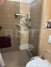 Apartament 3 camere, aer conditionat, etaj intermediar, lift 