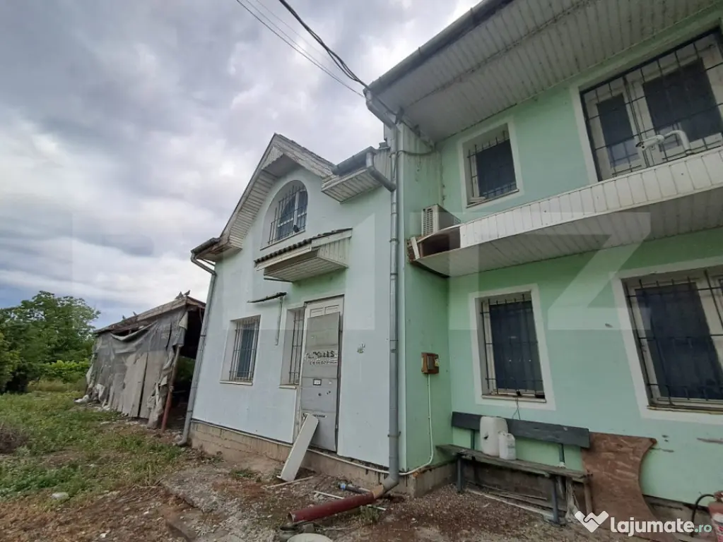 Proprietate de vanzare, 240 mp, teren 4500 mp, zona Depozite