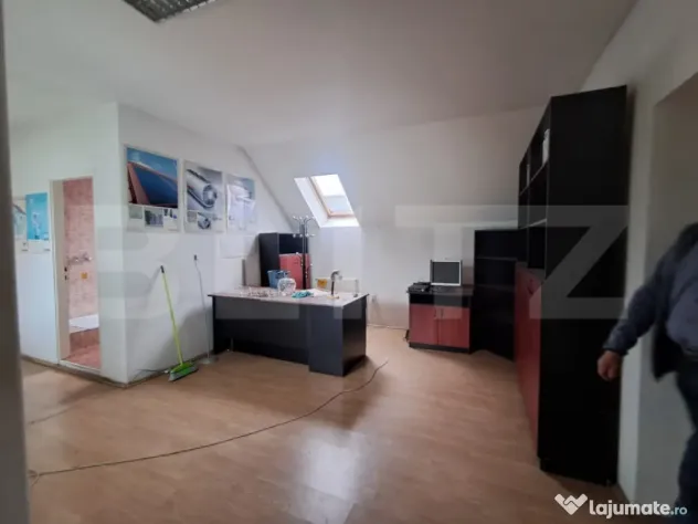 Proprietate de vanzare, 240 mp, teren 4500 mp, zona Depozite