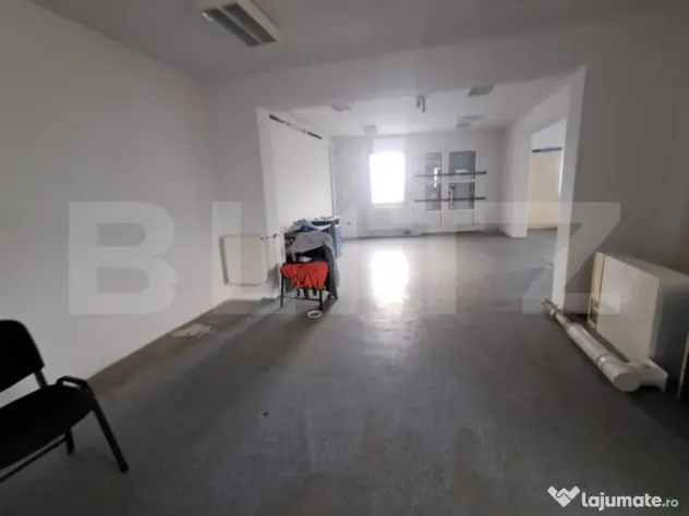 Proprietate de vanzare, 240 mp, teren 4500 mp, zona Depozite