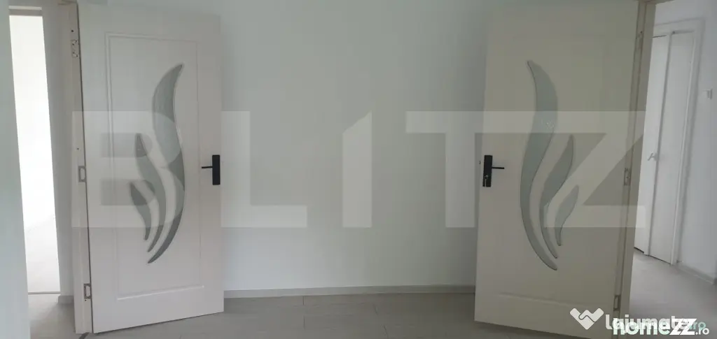 Apartament cu 3 camere, semidecomandat, renovat, nemobilat i - Vatra Dornei (Suceava)