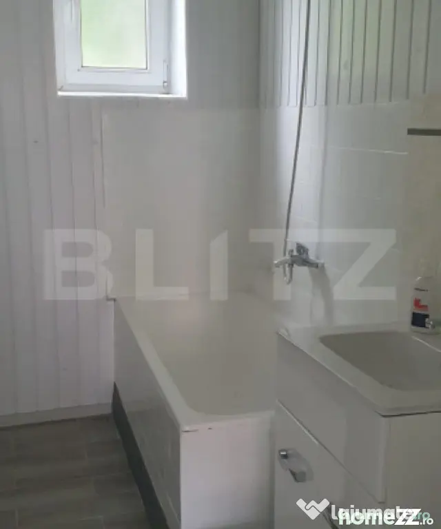 Apartament cu 3 camere, semidecomandat, renovat, nemobilat i - Vatra Dornei (Suceava)