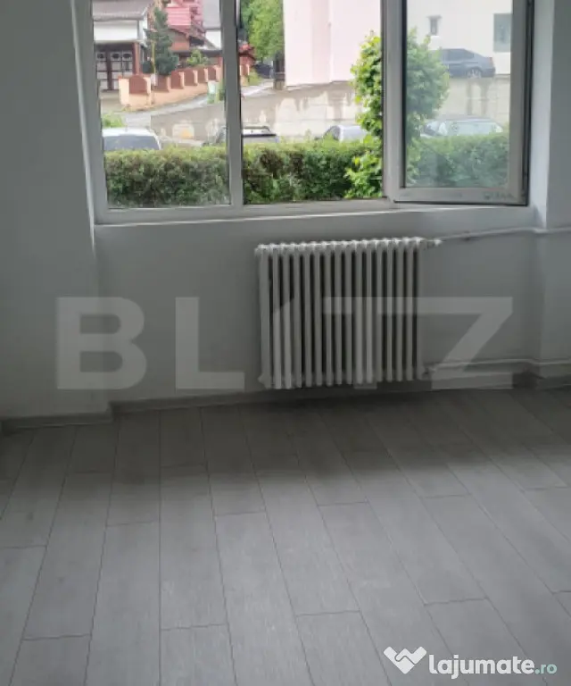 Apartament 3 camere semidecomandat, renovat, nemobilat in Va