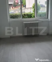Apartament 3 camere semidecomandat, renovat, nemobilat in Va 