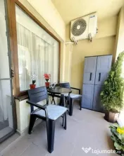 Mamaia apartament 2 camere renovat loc parcare