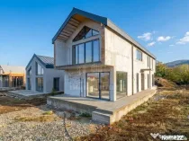 Casa individuala parter plus etaj Sanpetru Brasov zona Lempes