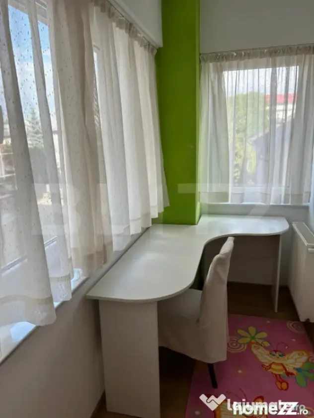 Apartament 3 camere, decomandat, zona Zamca