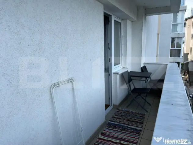 Apartament 3 camere, decomandat, zona Zamca