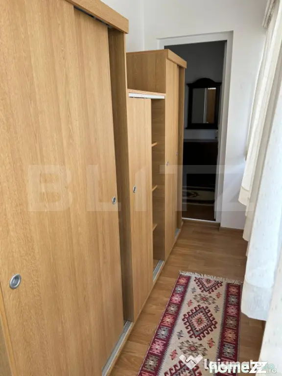 Apartament 3 camere, decomandat, zona Zamca