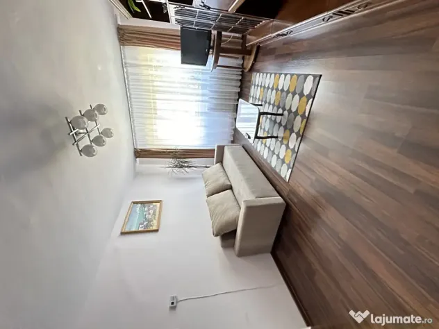 Proprietar inchiriez apartament decomandat 4 camere 2 bai