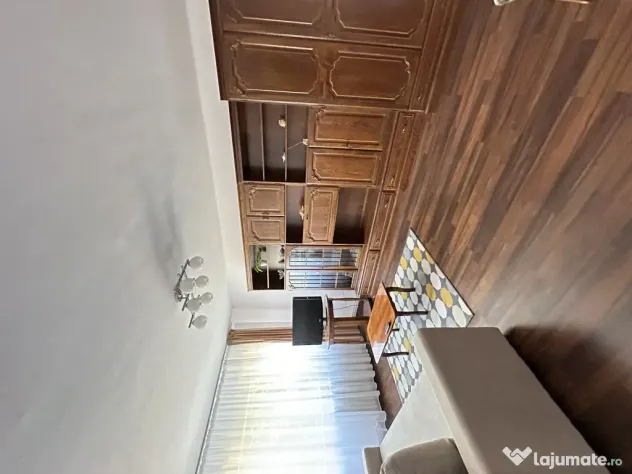 Proprietar inchiriez apartament decomandat 4 camere 2 bai