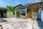 Casă cu teren 1018 mp și 2 fronturi stradale- Bujac