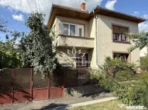Casa spatioasa de 156mp cu 4 camere, teren de 237mp in Bu...