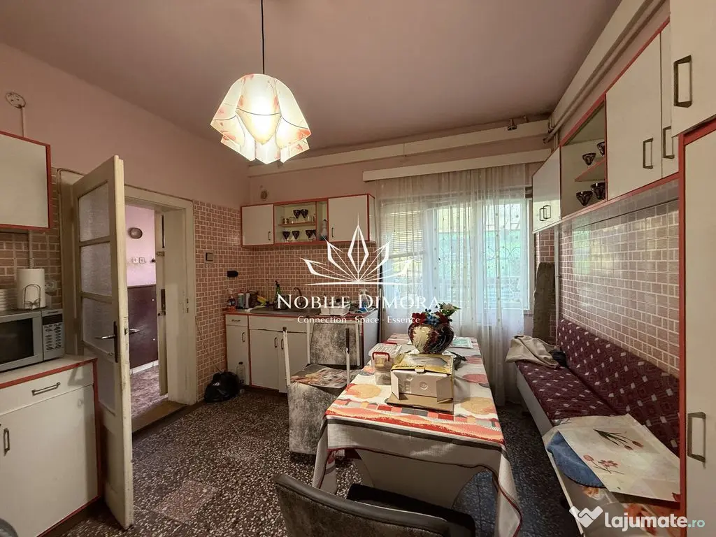 Casa spatioasa de 156mp cu 4 camere, teren de 237mp in Bu...