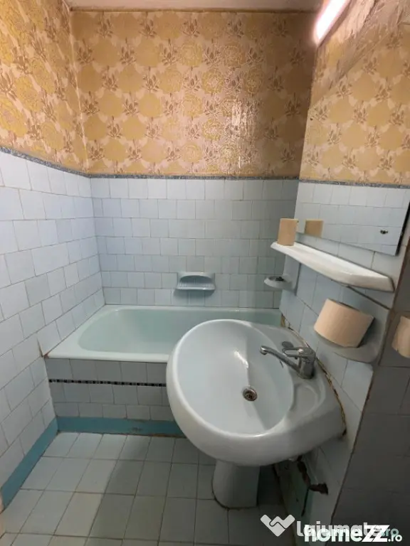 Apartment cu 3 camere, bloc 1981- ULTRACENTRAL - Ploiesti (Prahova)