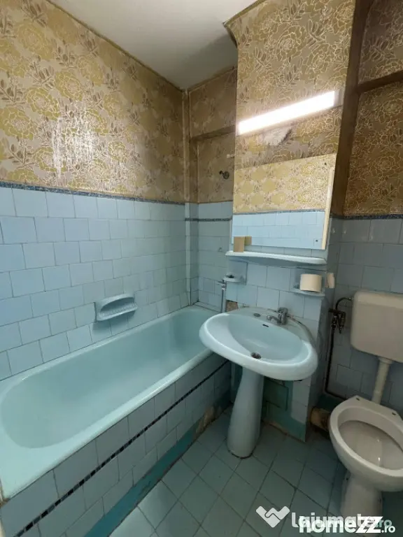 Apartment cu 3 camere, bloc 1981- ULTRACENTRAL - Ploiesti (Prahova)