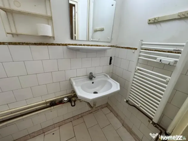 Apartment cu 3 camere, bloc 1981- ULTRACENTRAL - Ploiesti (Prahova)