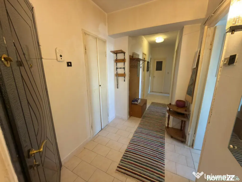 Apartment cu 3 camere, bloc 1981- ULTRACENTRAL - Ploiesti (Prahova)