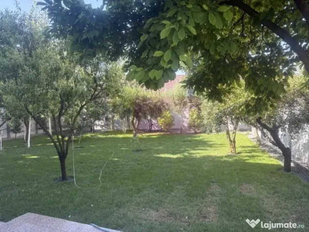 Vila P+1+M incojurata de o oaza de liniste si verdeata Br...