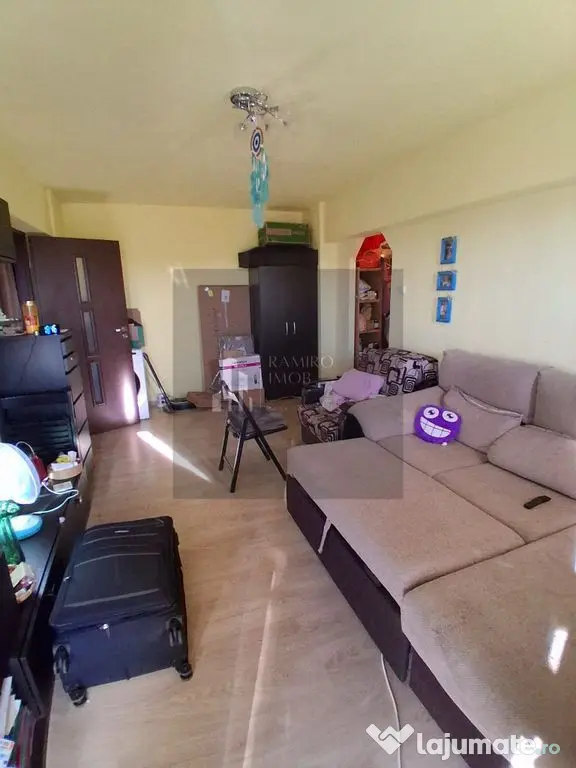 OCAZIE 3 CAMERE METROU GORJULUI