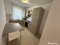 Inchiriez apartament cu 2 camere si gradina in zona coresi