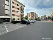 Inchiriez apartament cu 2 camere si gradina in zona coresi 
