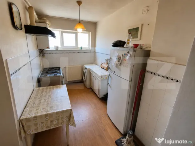 Apartament 2 camere decomandate, 52 mp, etaj intermediar, zo