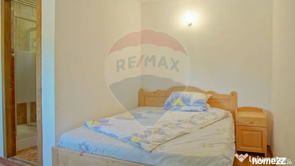 Casă de vacanță cu 9 camere de vânzare Moieciu de Jos
