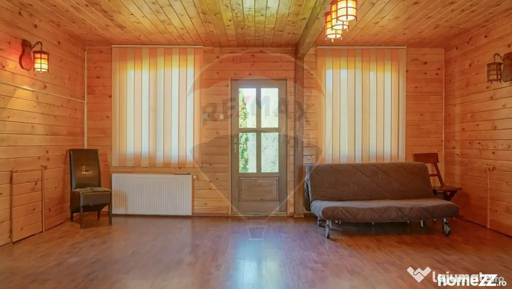 Casă de vacanță cu 9 camere de vânzare Moieciu de Jos