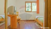 Casă de vacanță cu 9 camere de vânzare Moieciu de Jos