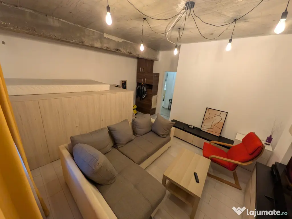 Închiriez studio (garsoniera) 350 €