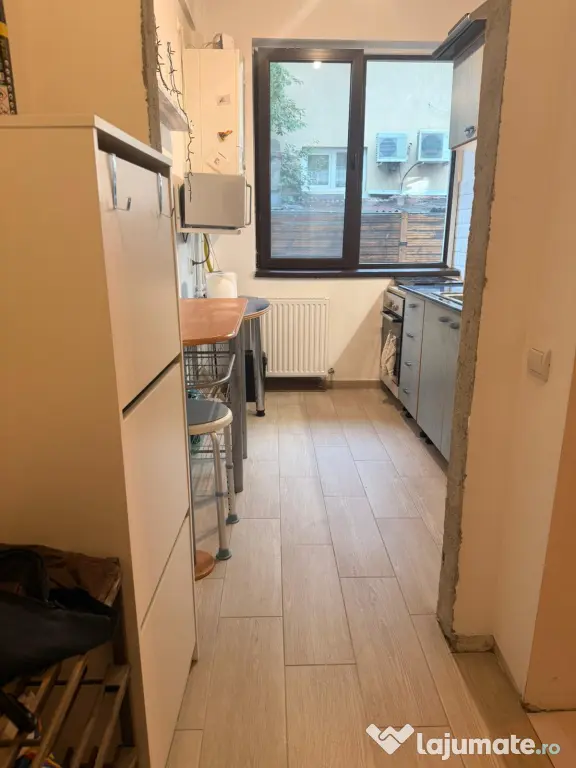 Închiriez studio (garsoniera) 350 €