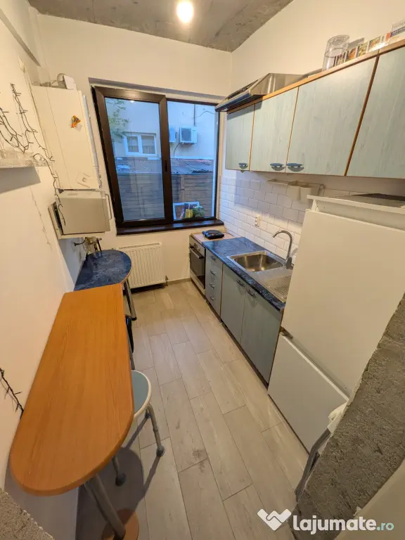 Închiriez studio (garsoniera) 350 €