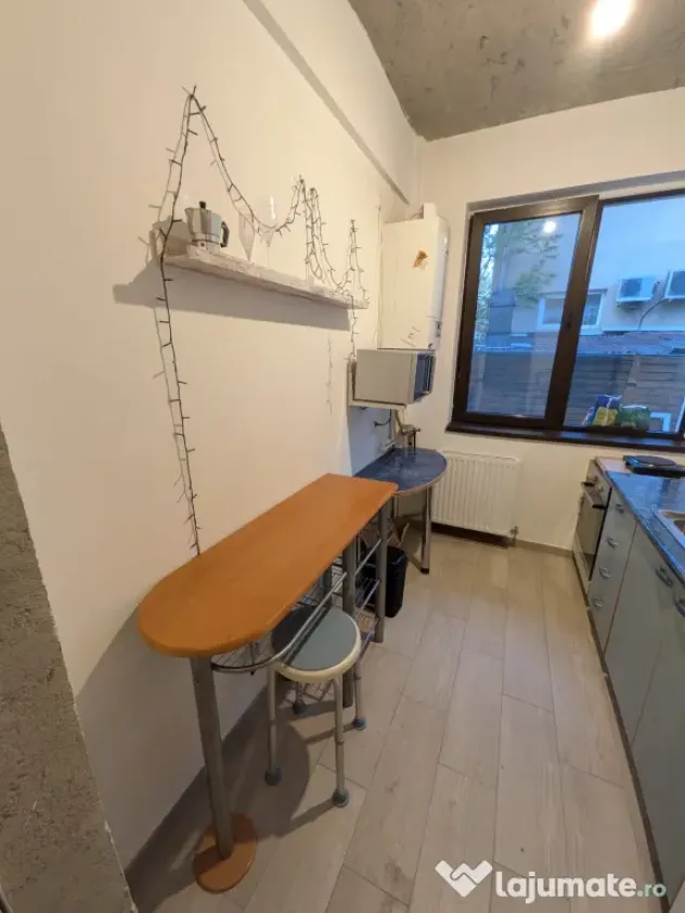 Închiriez studio (garsoniera) 350 €