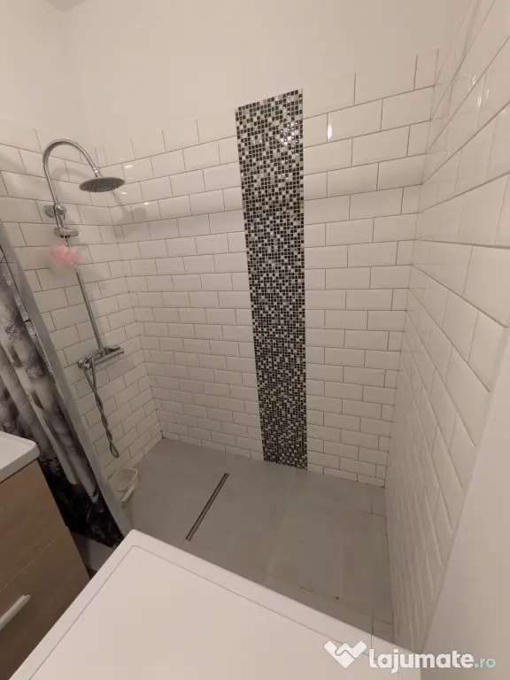 Închiriez studio (garsoniera) 350 €