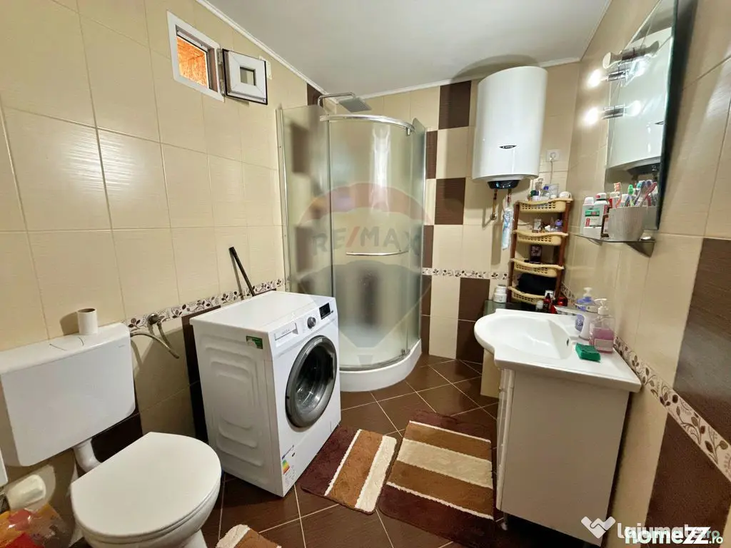 Casă mobilată și utilată, renovată complet, teren 1....