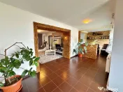 Casă mobilată și utilată, renovată complet, teren 1.... 