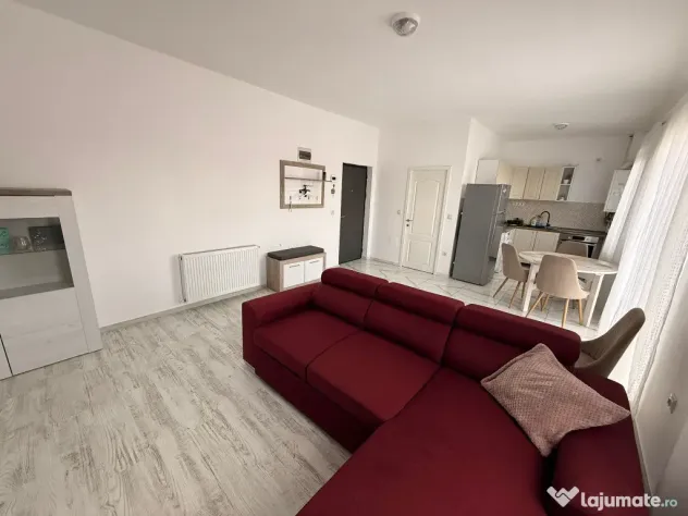 Apartament 2 camere semidecomandat bloc cu lift zona Eroilor