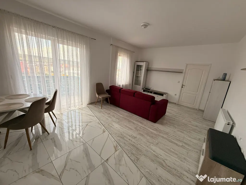 Apartament 2 camere semidecomandat bloc cu lift zona Eroilor