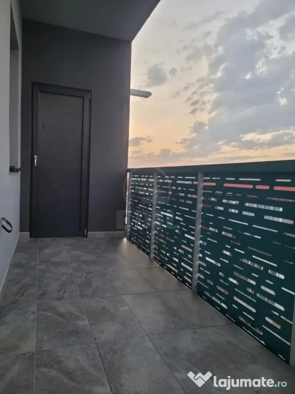 Apartament 2 camere semidecomandat bloc cu lift zona Eroilor